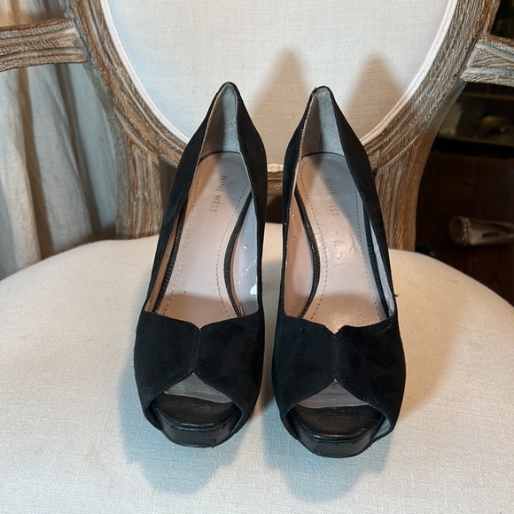 NINE WEST Black Suede Platform Peep toe Stiletto High Heel Pump Size 9.5 - Picture 2 of 11